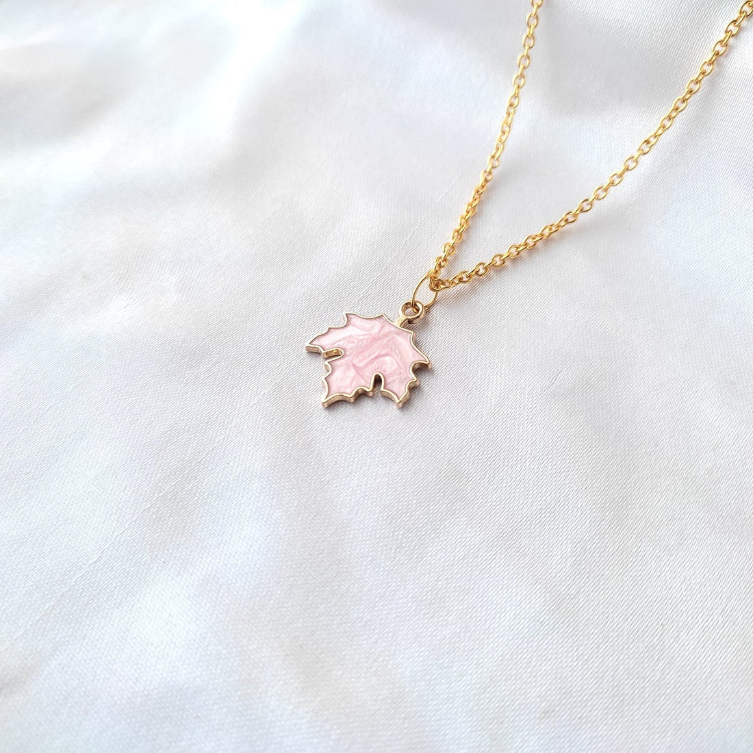 Pretty Maple Leaf Charm Pendant Necklace