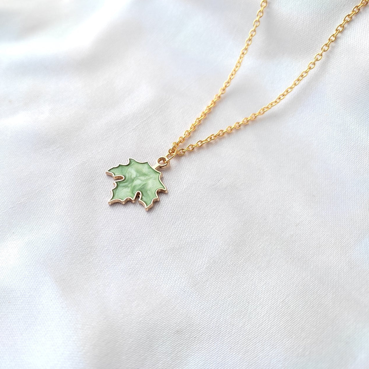 Pretty Maple Leaf Charm Pendant Necklace