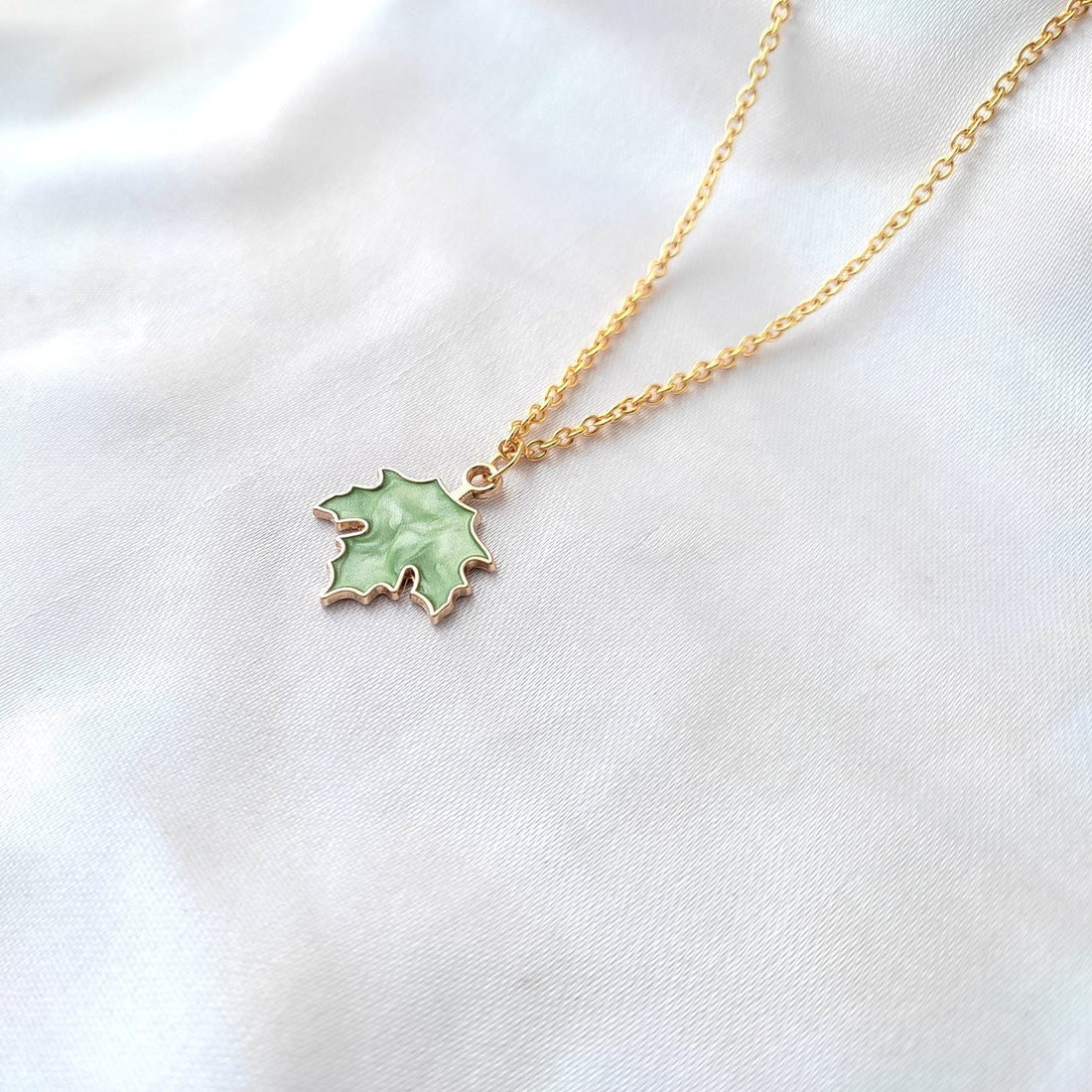 Pretty Maple Leaf Charm Pendant Necklace