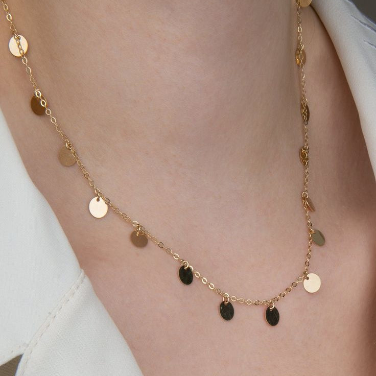 Minimal Round Charm Golden Necklace
