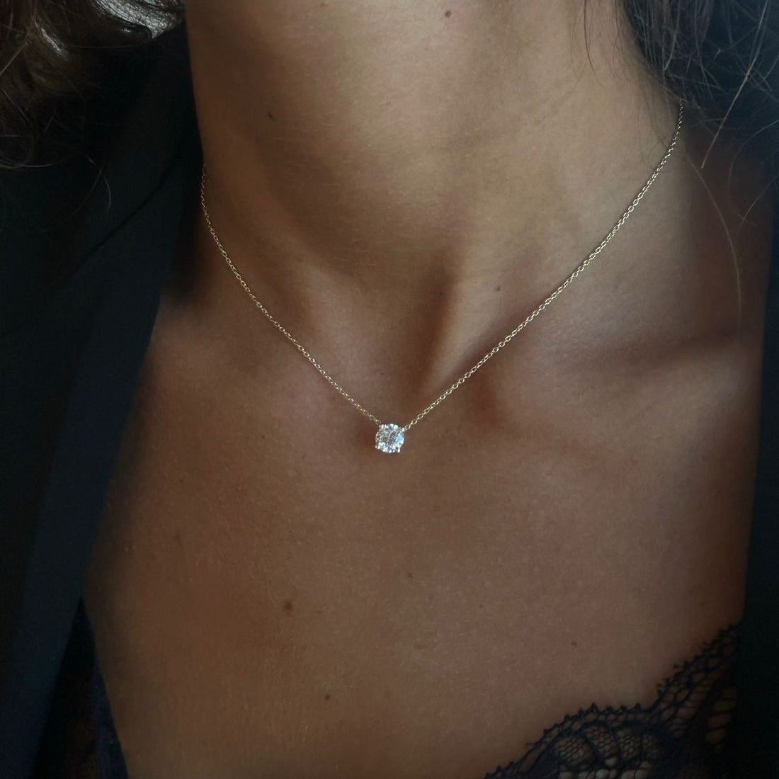 Elegant Round-Cut Diamond Pendant Necklace