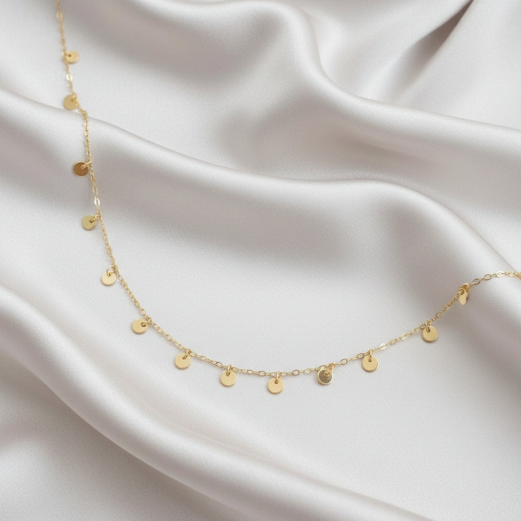 Minimal Round Charm Golden Necklace