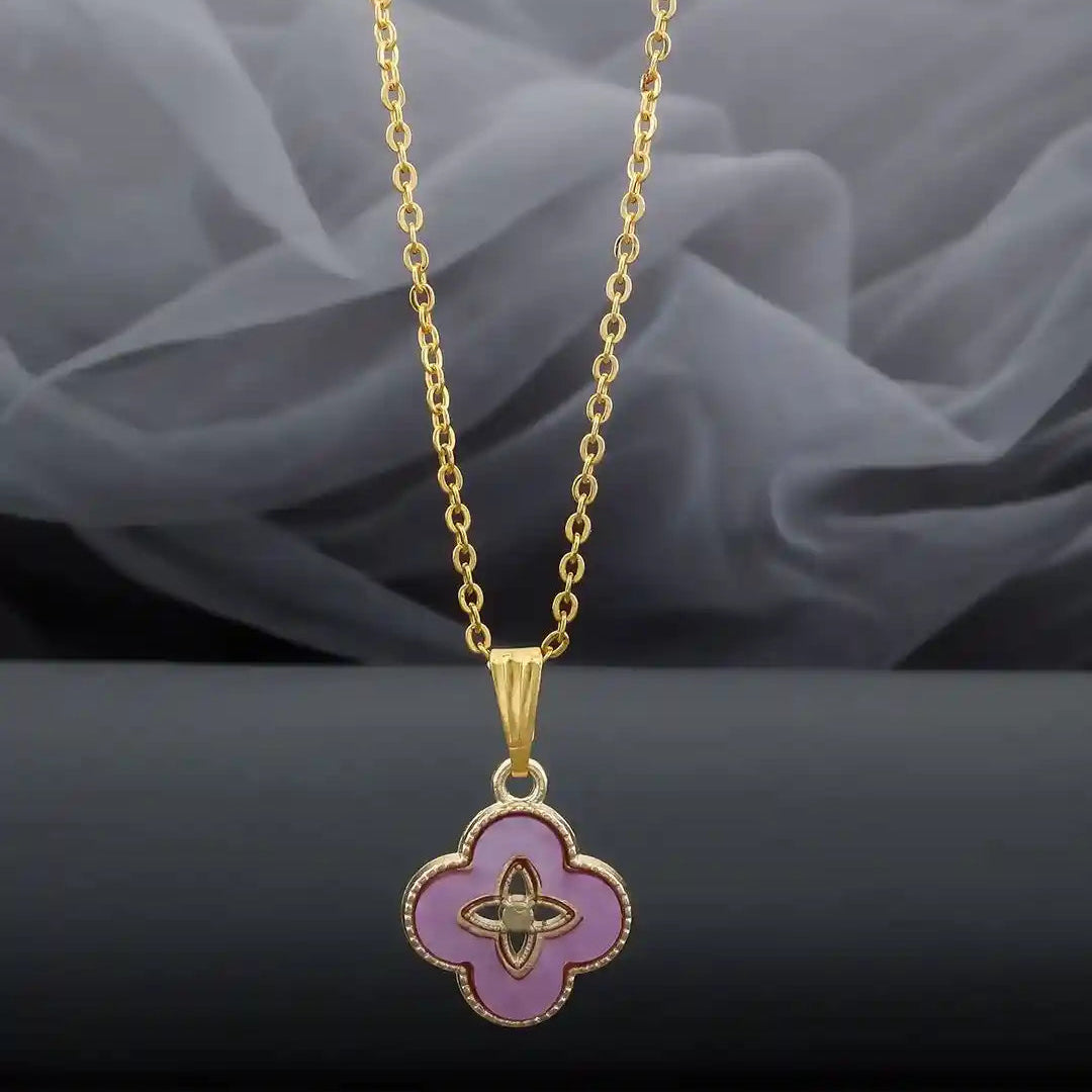 Pretty Flower Pendant Necklace