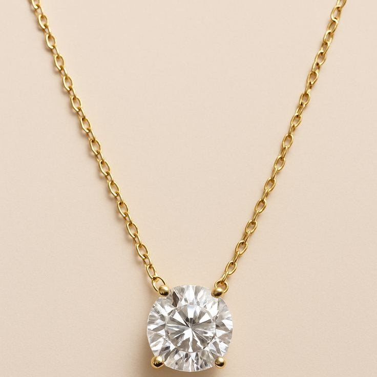 Elegant Round-Cut Diamond Pendant Necklace