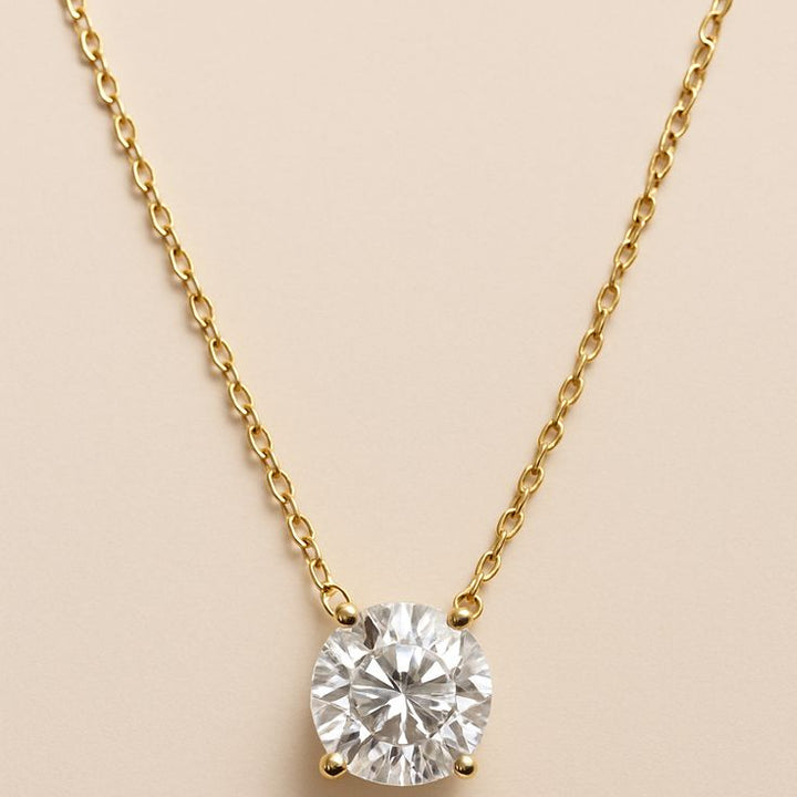 Elegant Round-Cut Diamond Pendant Necklace