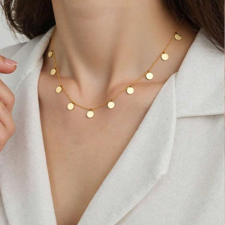 Minimal Round Charm Golden Necklace