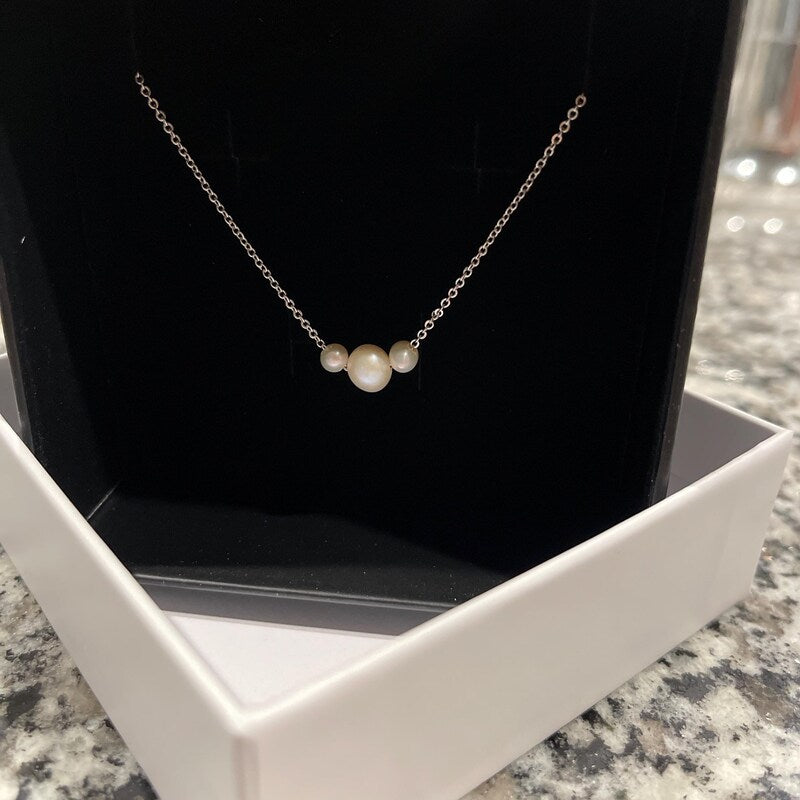 Elegant Triple Pearl Chain Necklace