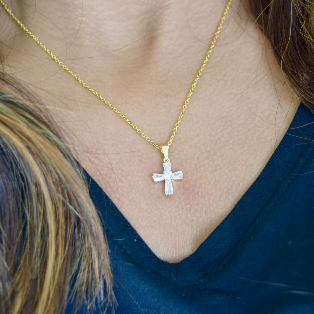 Dainty Cross Pendant Necklace