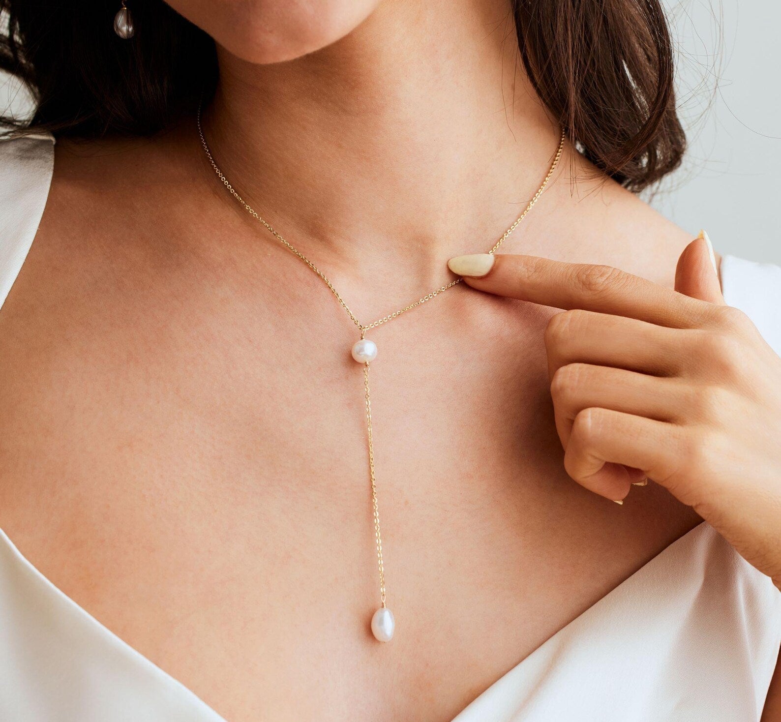 Elegant Pearl Lariat Necklace