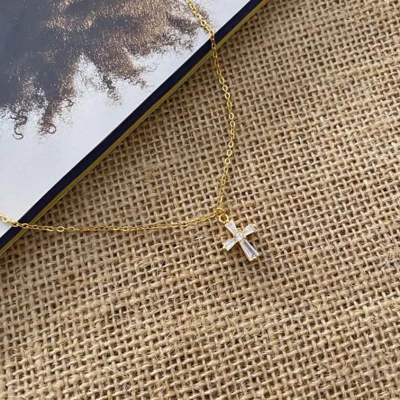 Dainty Cross Pendant Necklace