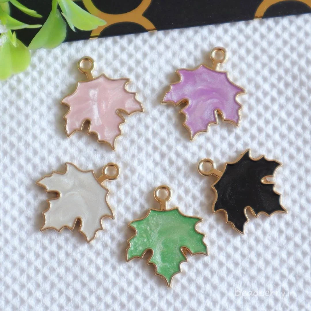 Pretty Maple Leaf Charm Pendant Necklace