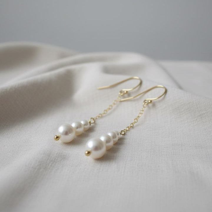 Graduated Sizing Pearl Drop Earrings