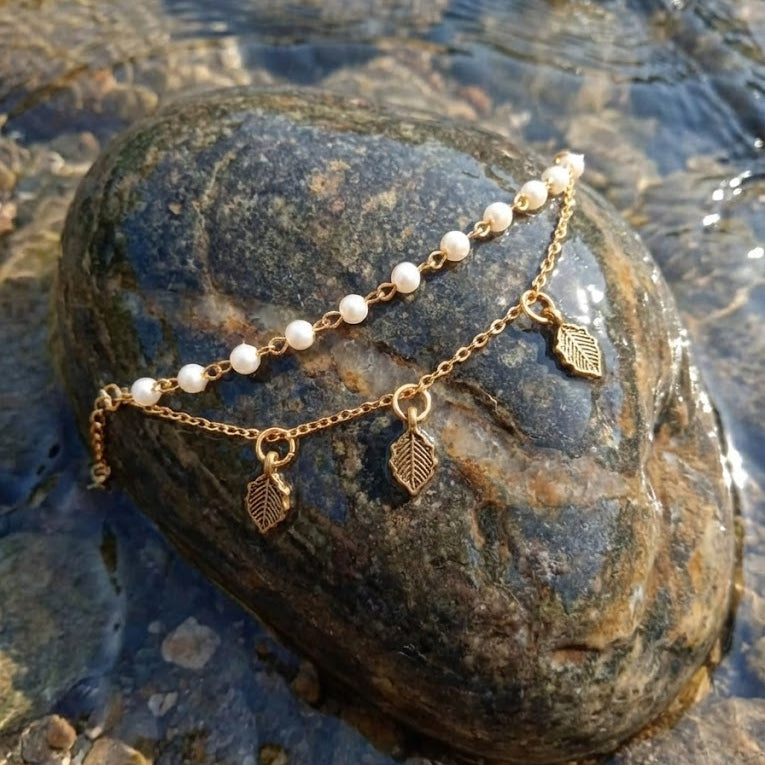White Pearls Bracelet with Charm Big Leaf
