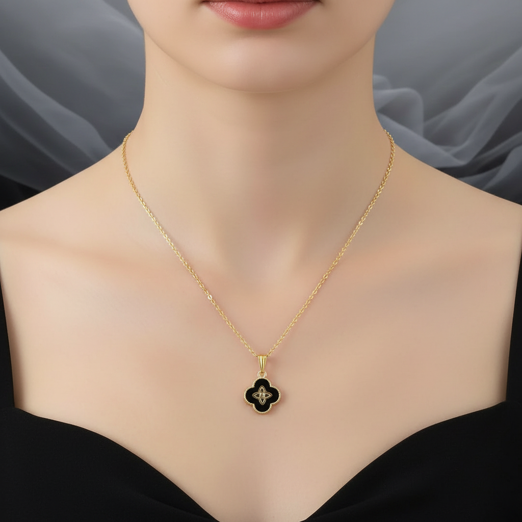 Pretty Flower Pendant Necklace